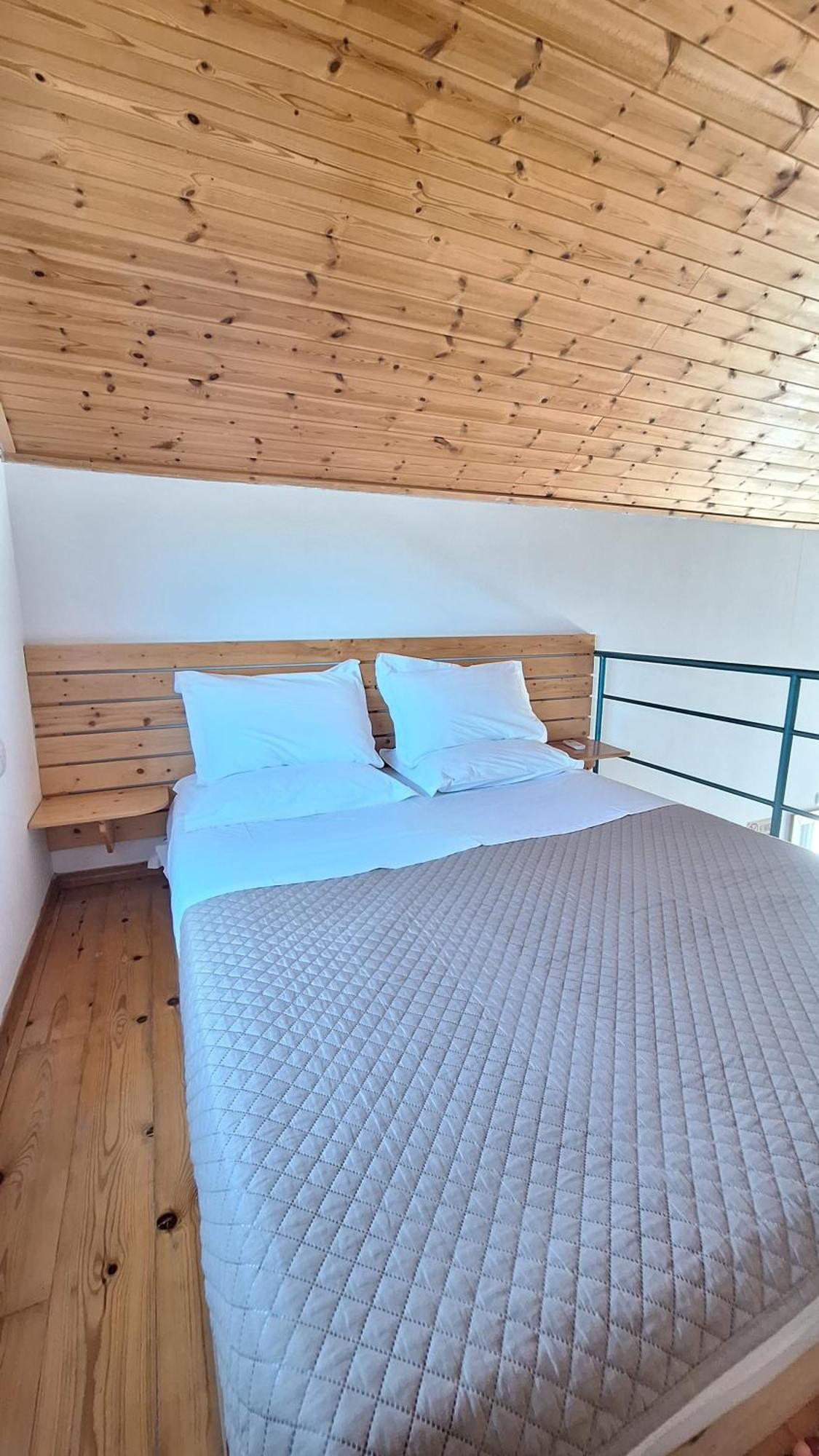 Tonea'S Houses Himare Rum bild