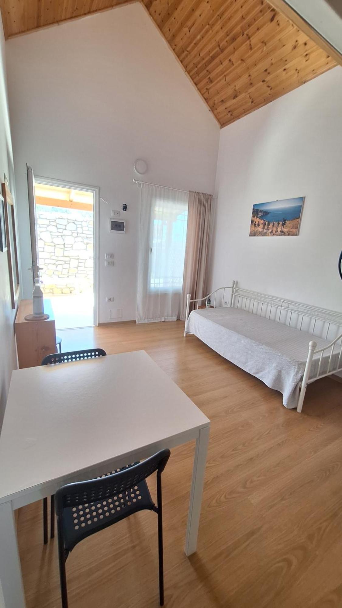 Tonea'S Houses Himare Rum bild