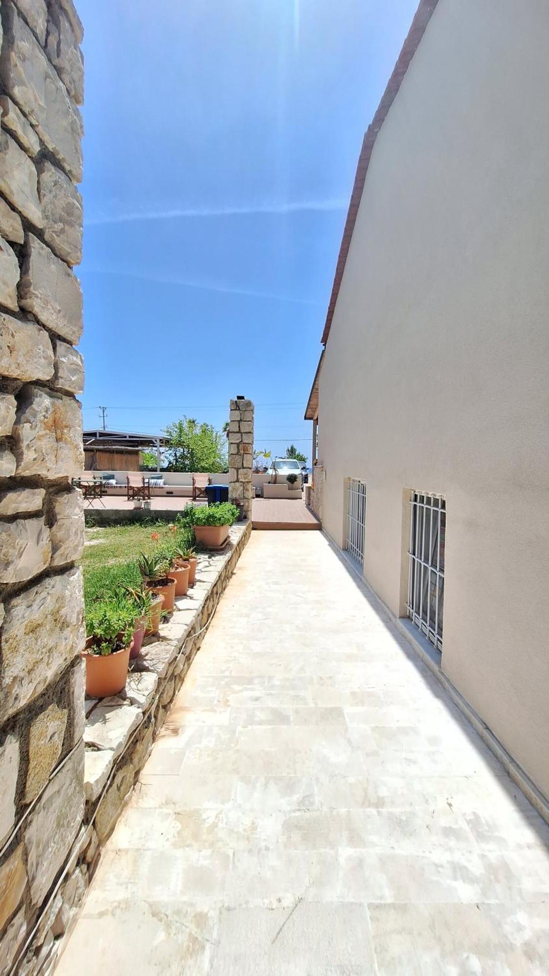 Tonea'S Houses Himare Rum bild