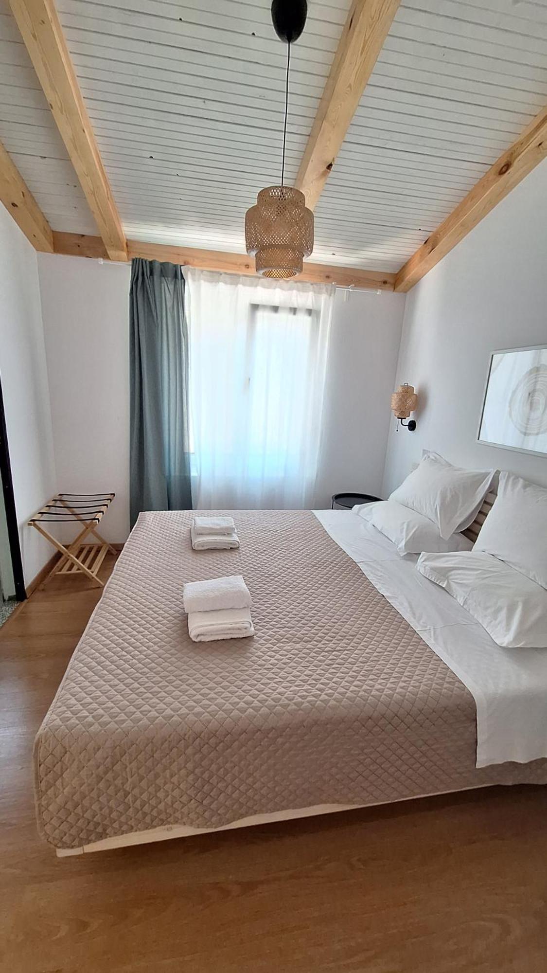 Tonea'S Houses Himare Rum bild