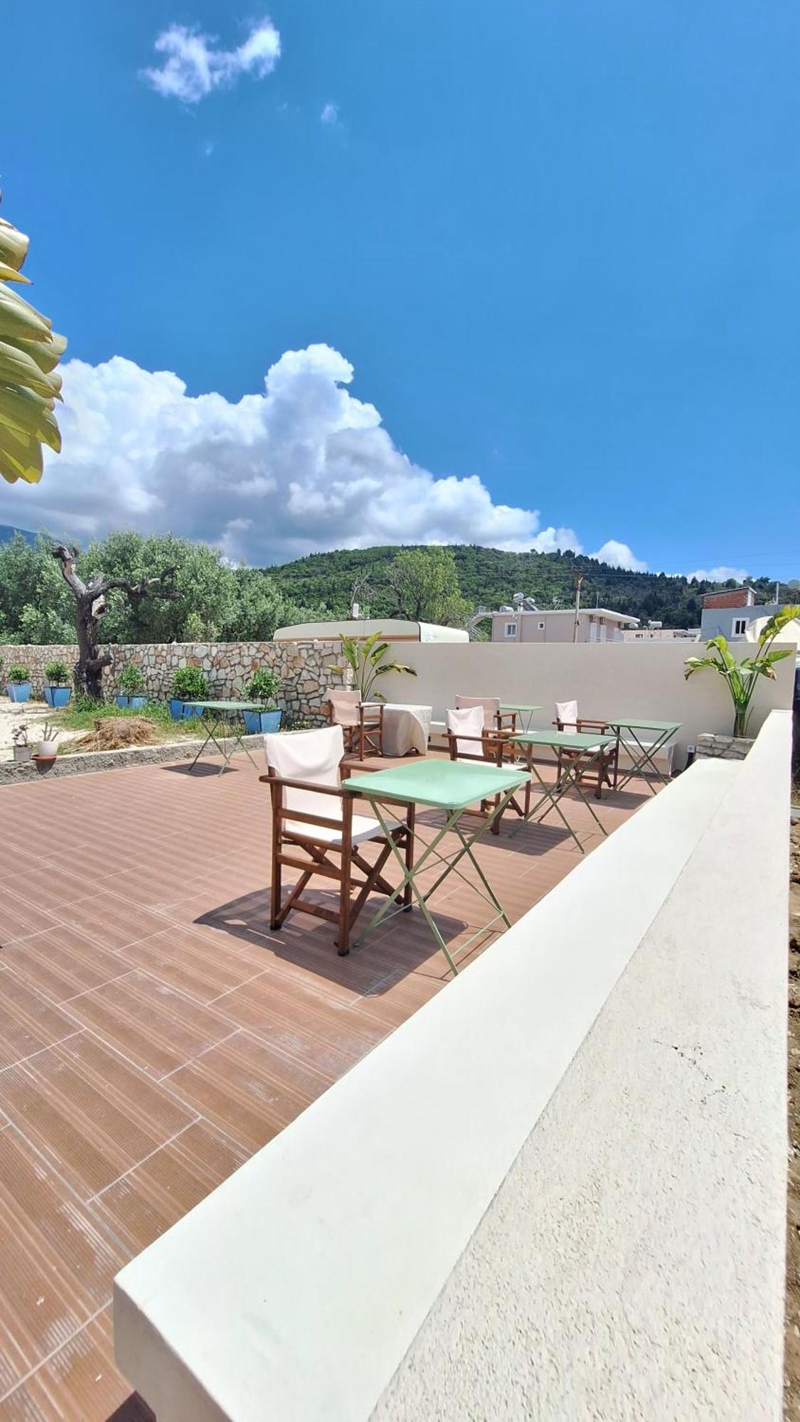 Tonea'S Houses Himare Rum bild
