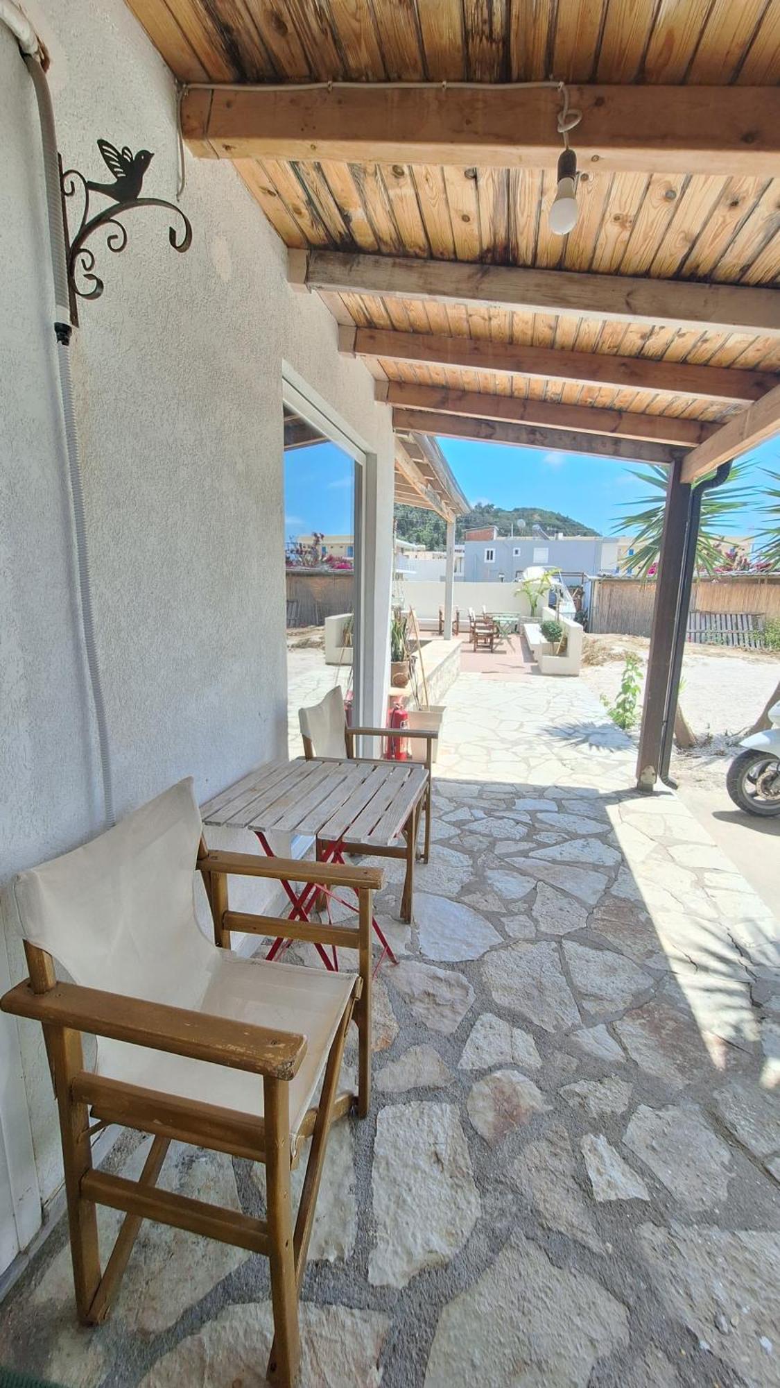 Tonea'S Houses Himare Rum bild